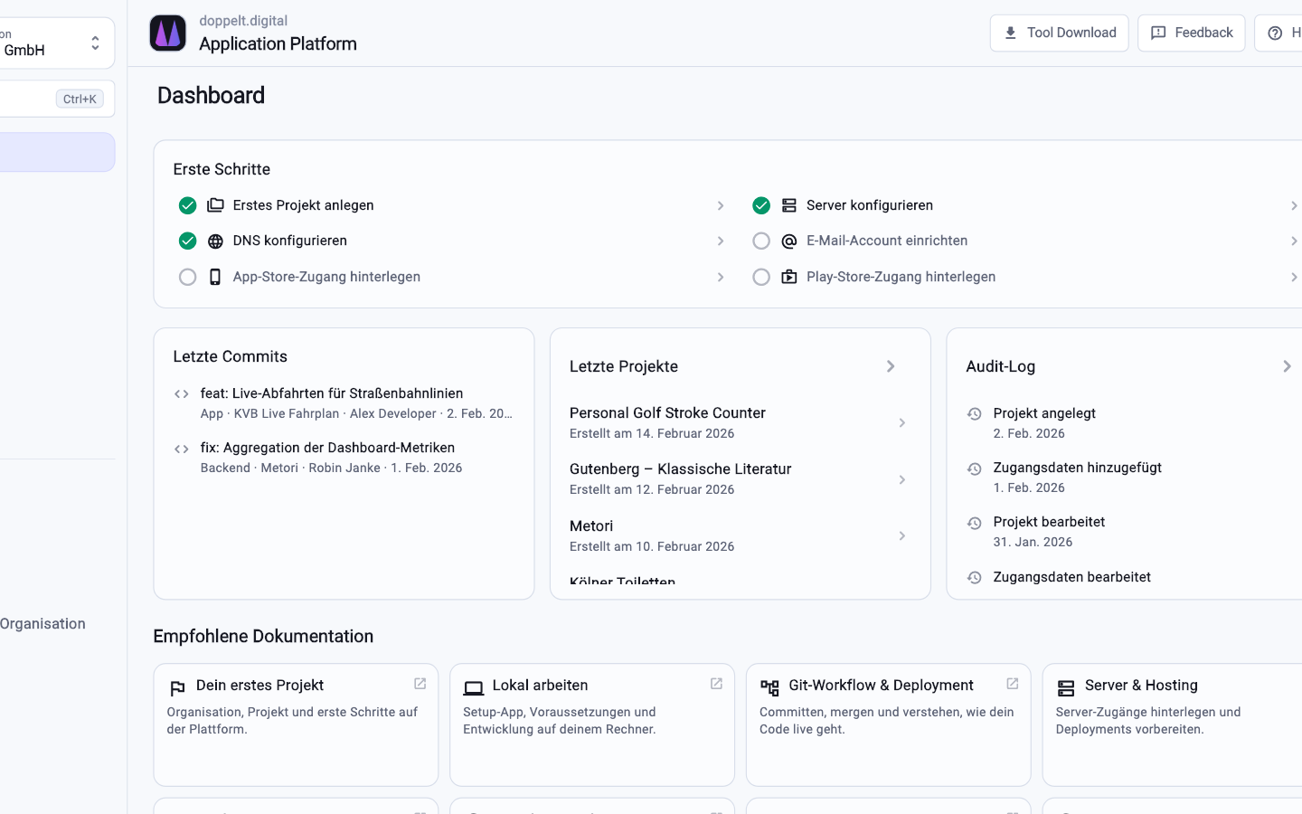 Deployments, Fehler und Serverzustand auf einem Dashboard.